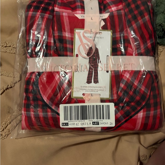 NWT VICTORIA'S SECRET SHIMMER Flannel Long Pajama Set - Picture 6 of 6